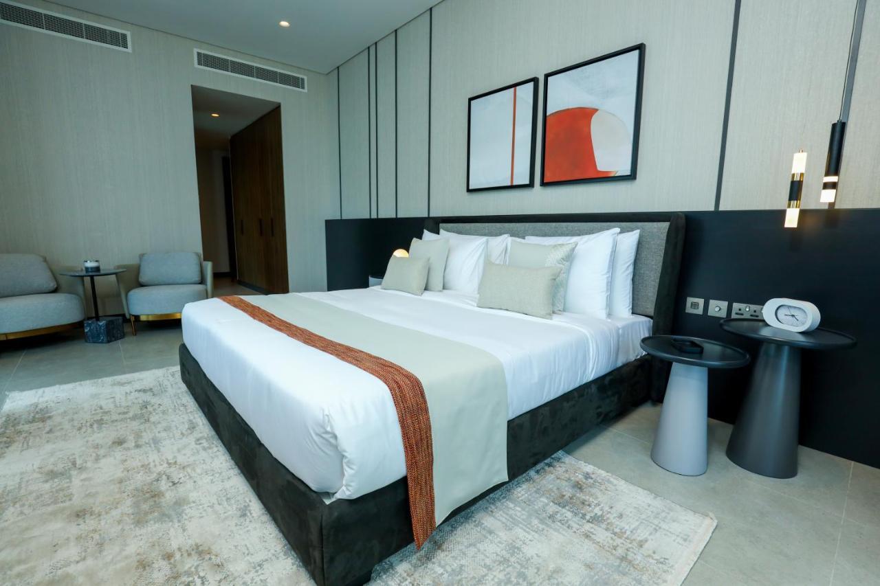 Hotel Charthouse Bahrain Al Manamah Esterno foto A bedroom at the hotel
