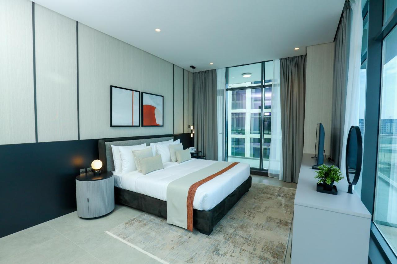 Hotel Charthouse Bahrain Al Manamah Esterno foto A bedroom at the hotel