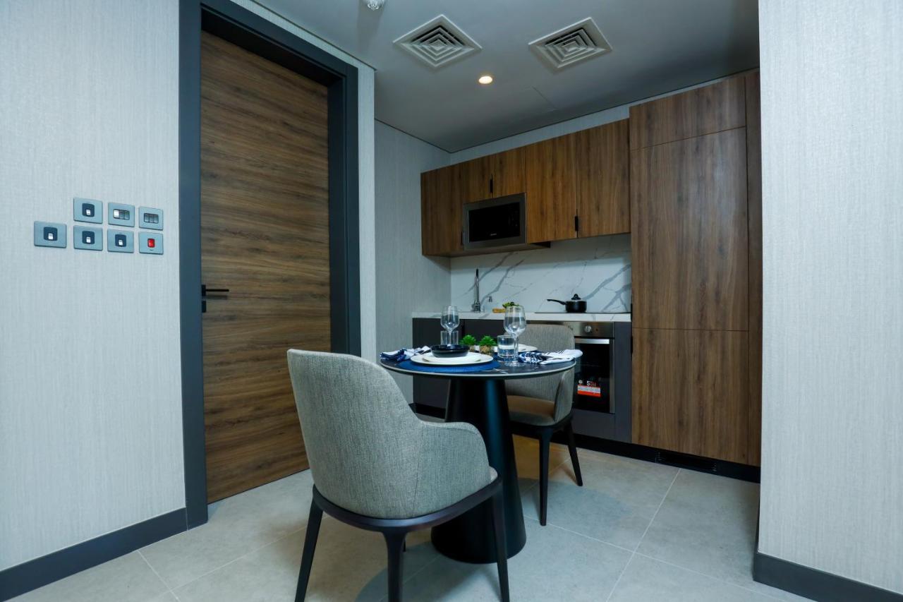 Hotel Charthouse Bahrain Al Manamah Esterno foto Kitchenette