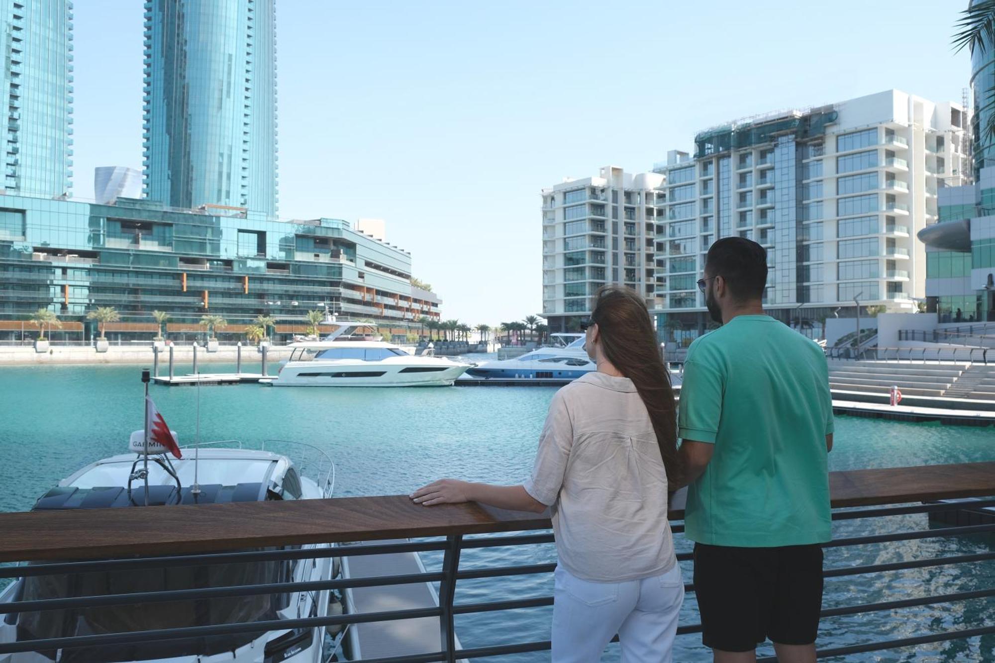 Hotel Charthouse Bahrain Al Manamah Esterno foto Marina Walk