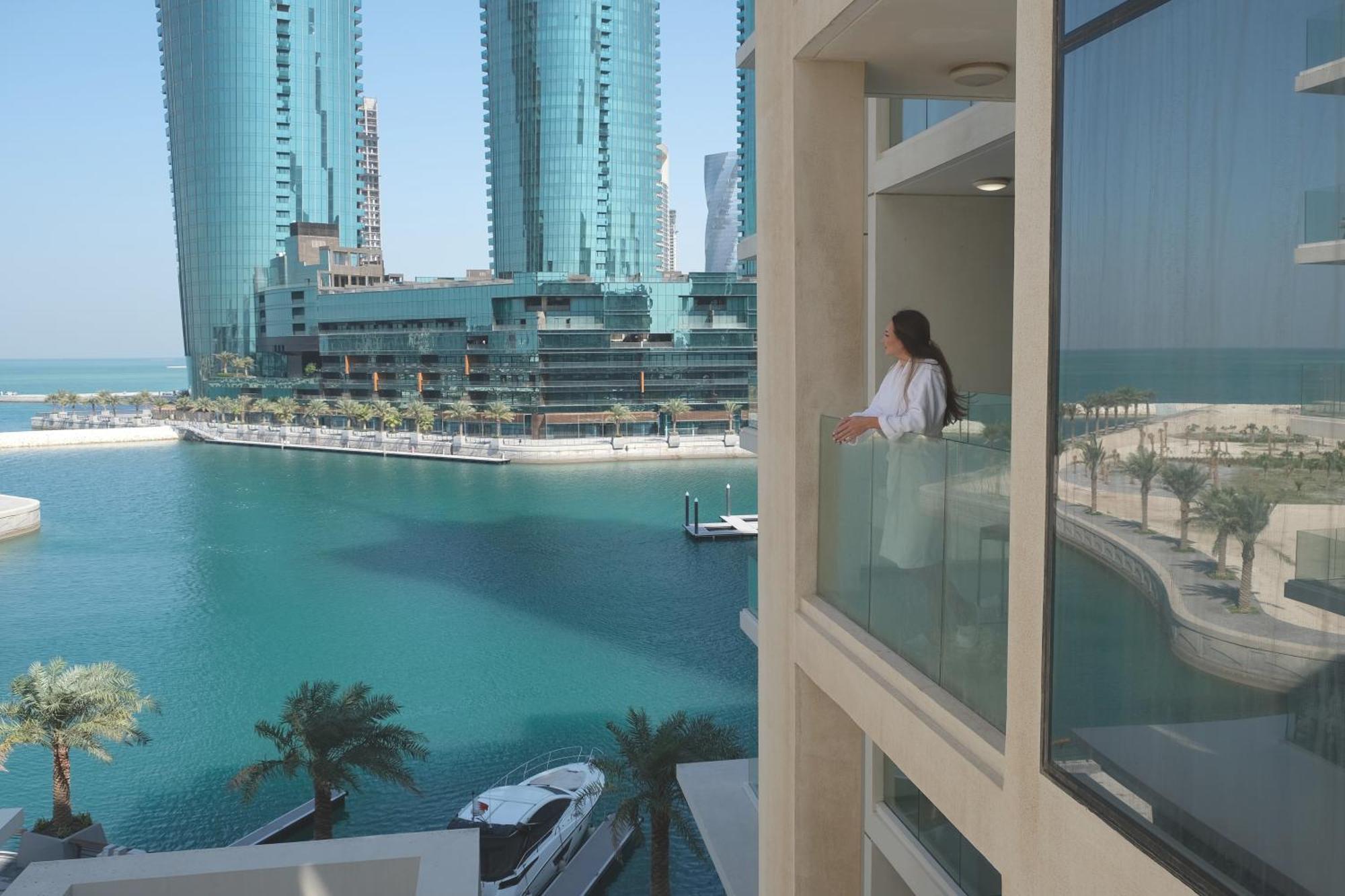 Hotel Charthouse Bahrain Al Manamah Esterno foto View of the Marina from a hotel