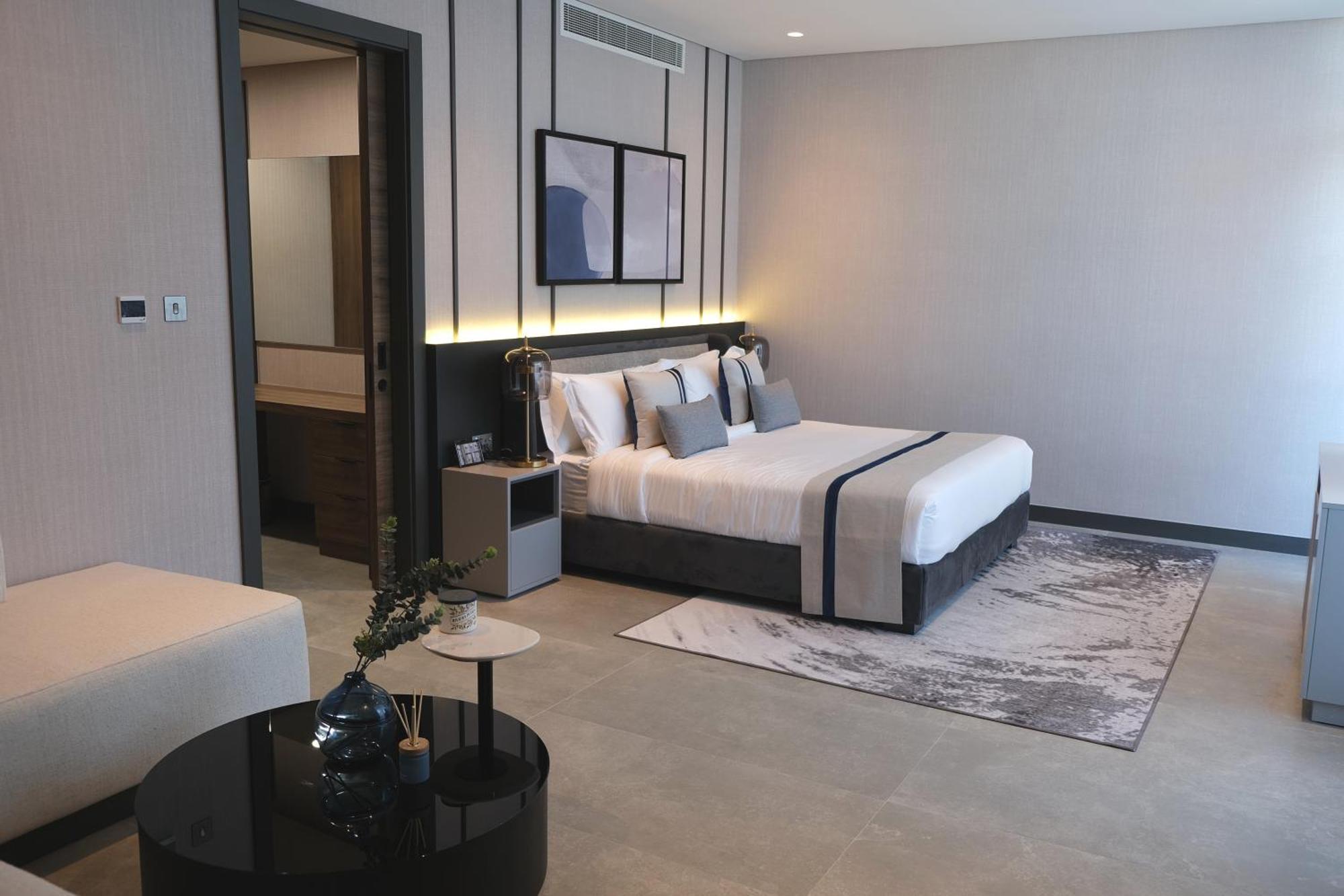 Hotel Charthouse Bahrain Al Manamah Esterno foto A bedroom at the hotel